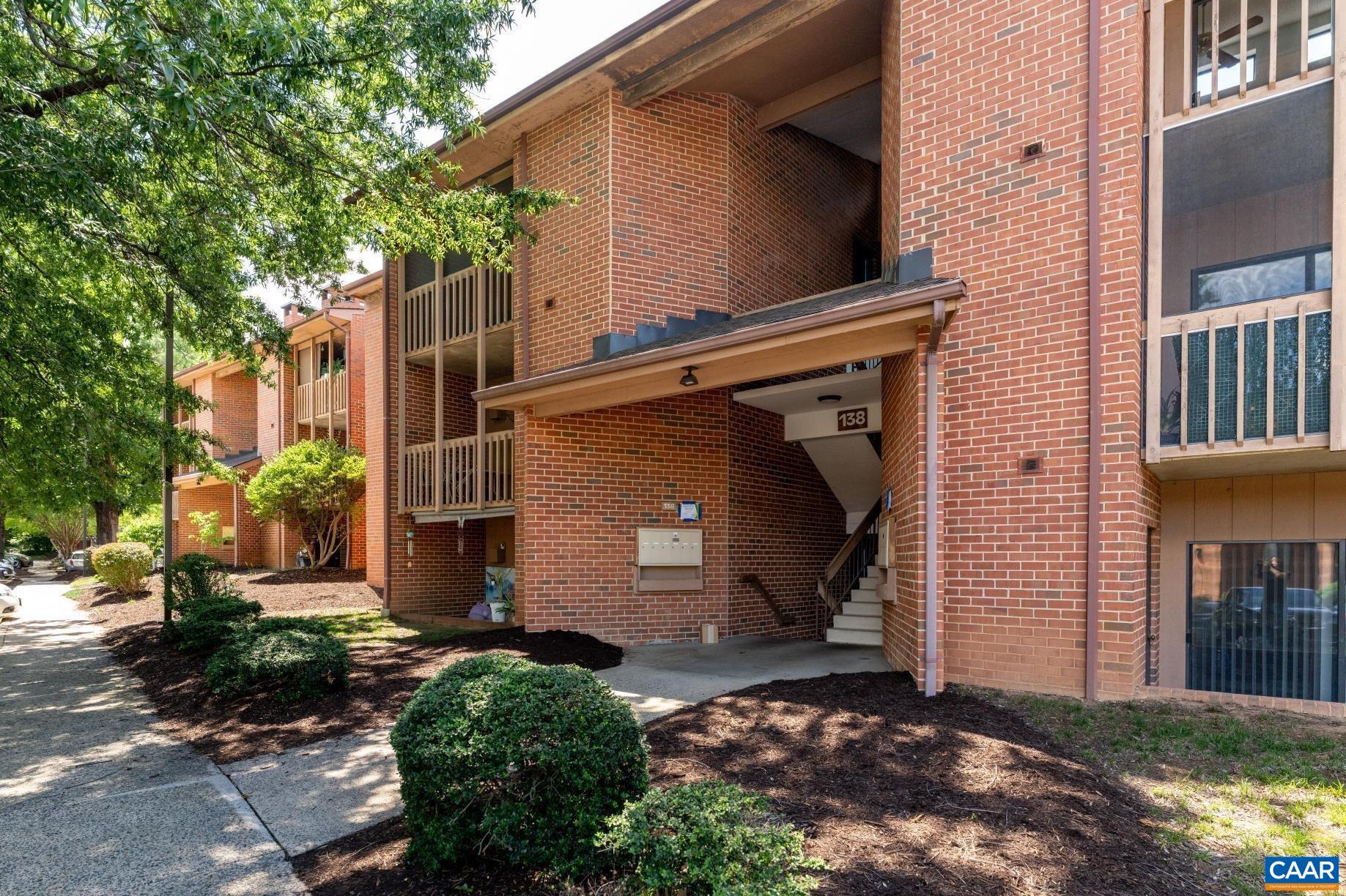 138 Green Turtle Ln, Charlottesville, VA 22901