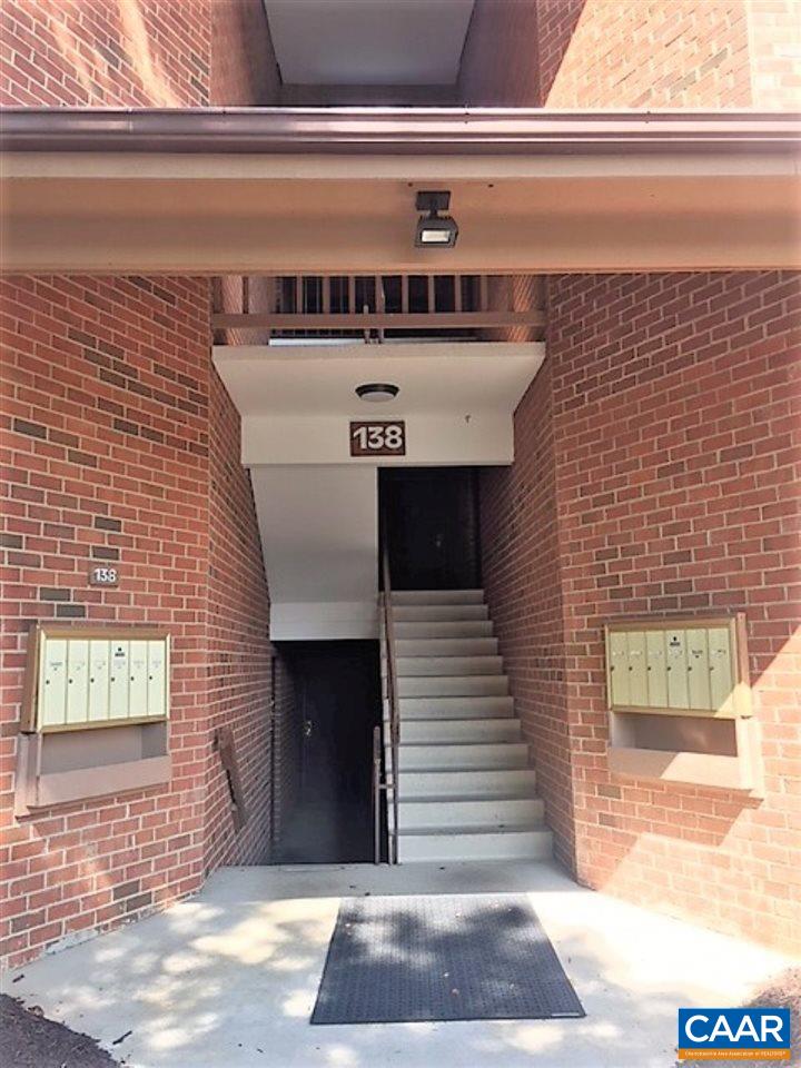 138 Green Turtle Ln, Charlottesville, VA 22901 — photo 2