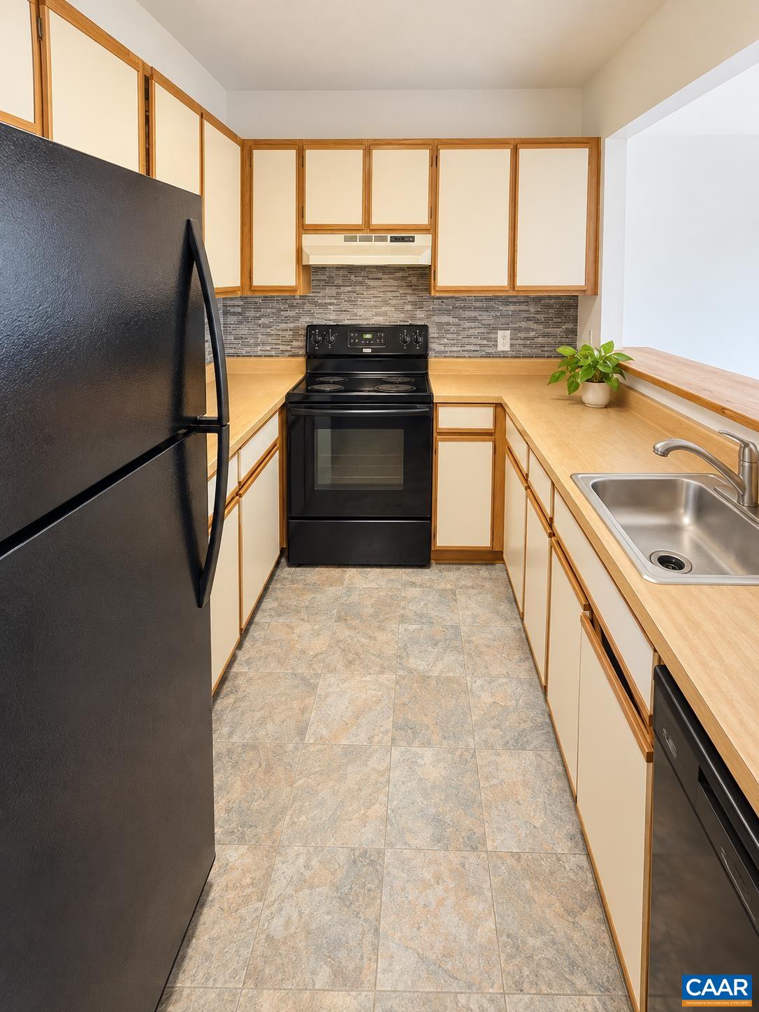 1243 Cedars Ct, Charlottesville, VA 22903 — photo 9