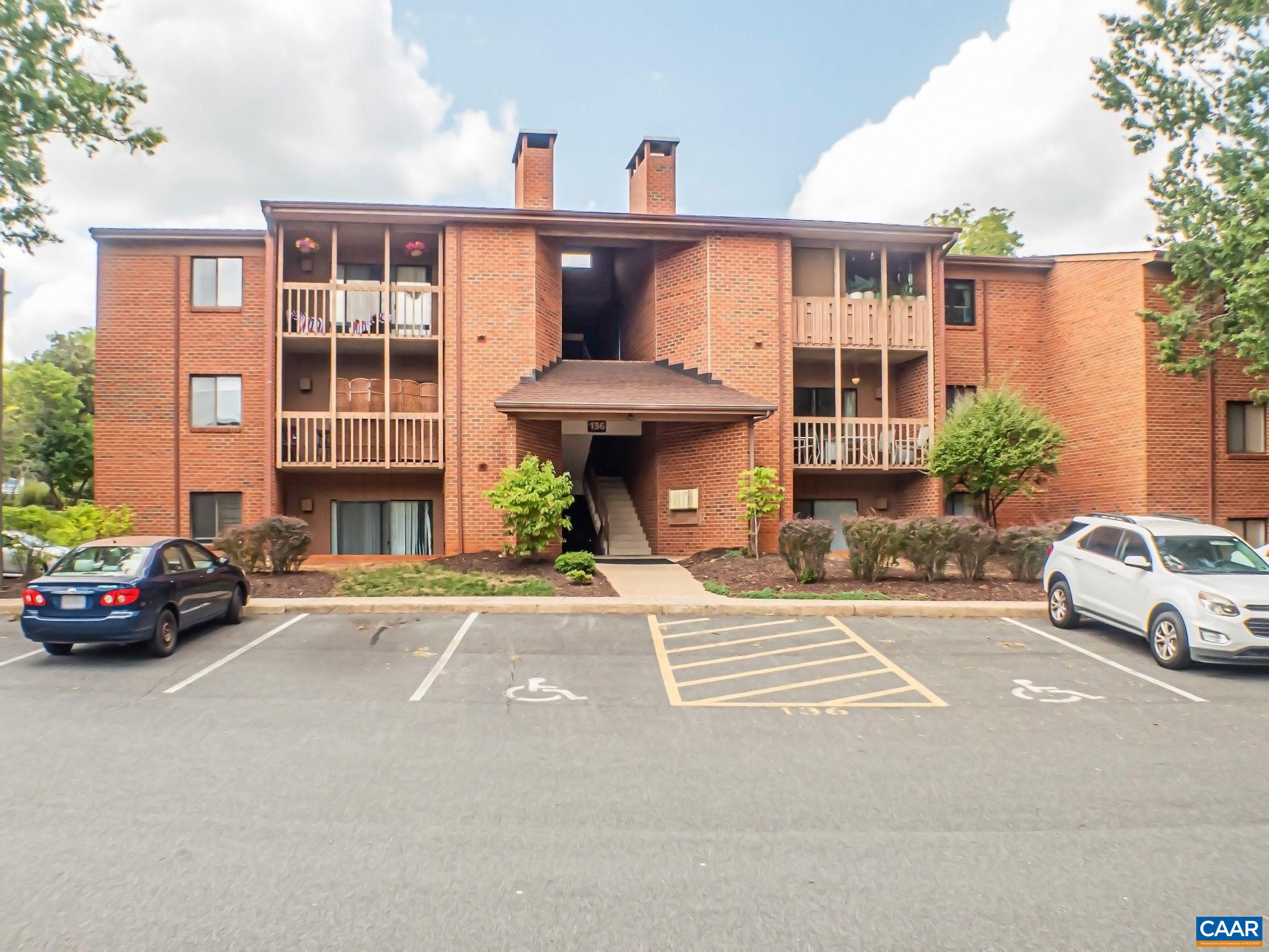 136 Green Turtle Ln, Charlottesville, VA 22901
