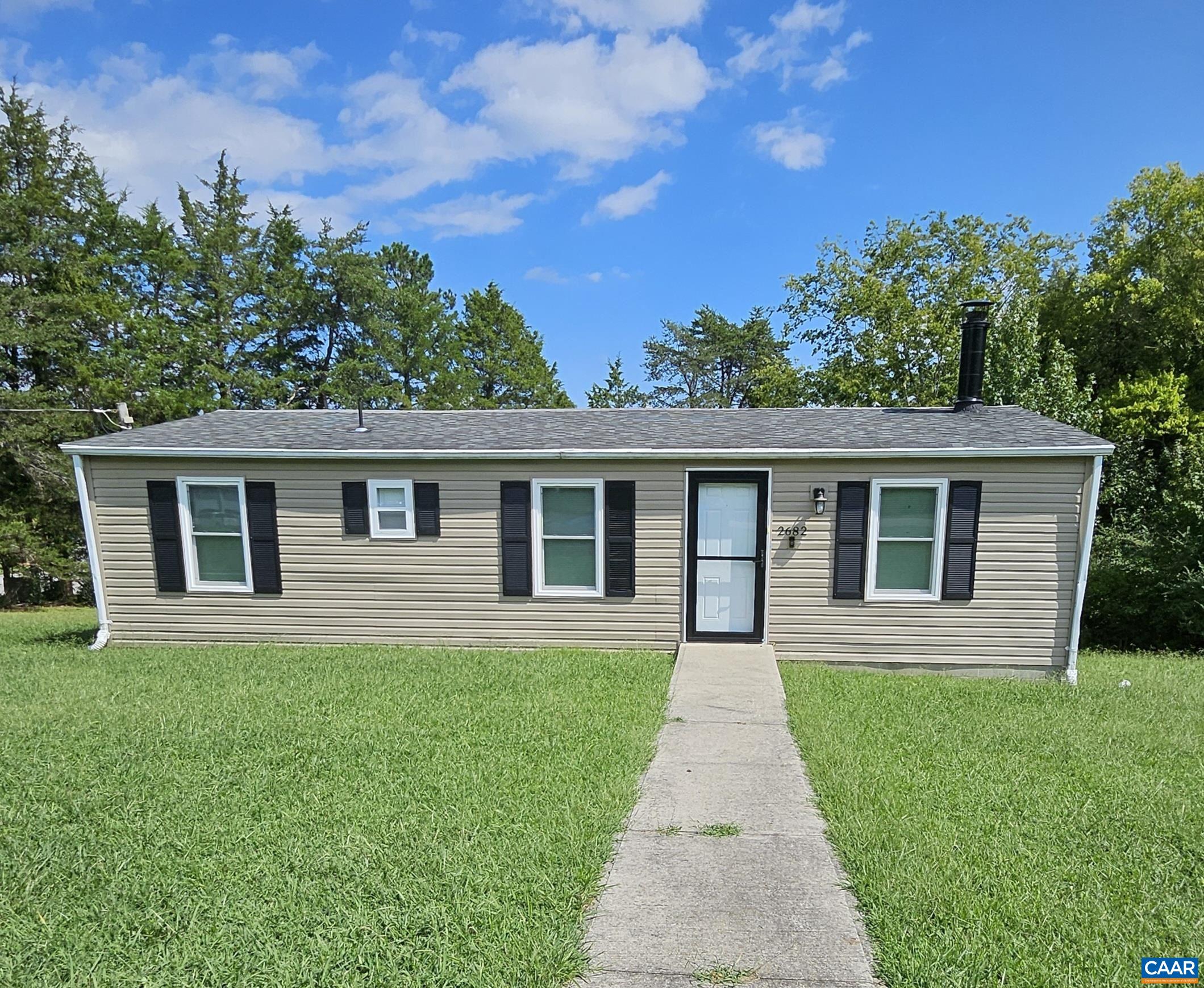 2682 Layne St, Farmville, VA 23901