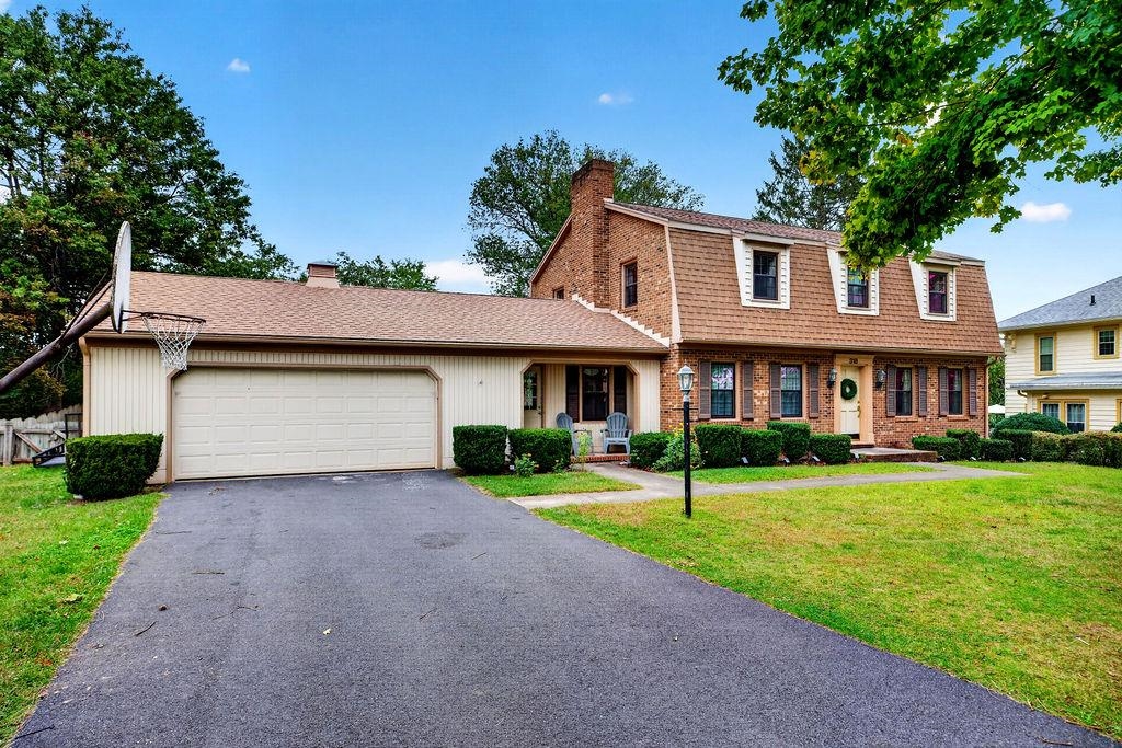 318 College Cir, Staunton, VA 24401 — photo 2