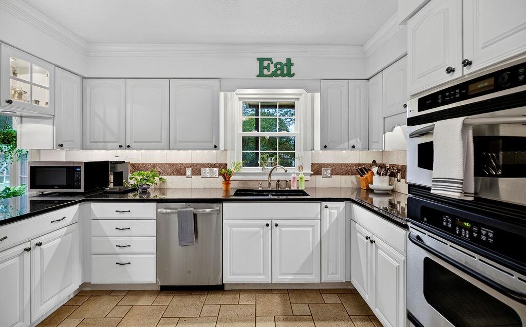 318 College Cir, Staunton, VA 24401 — photo 9