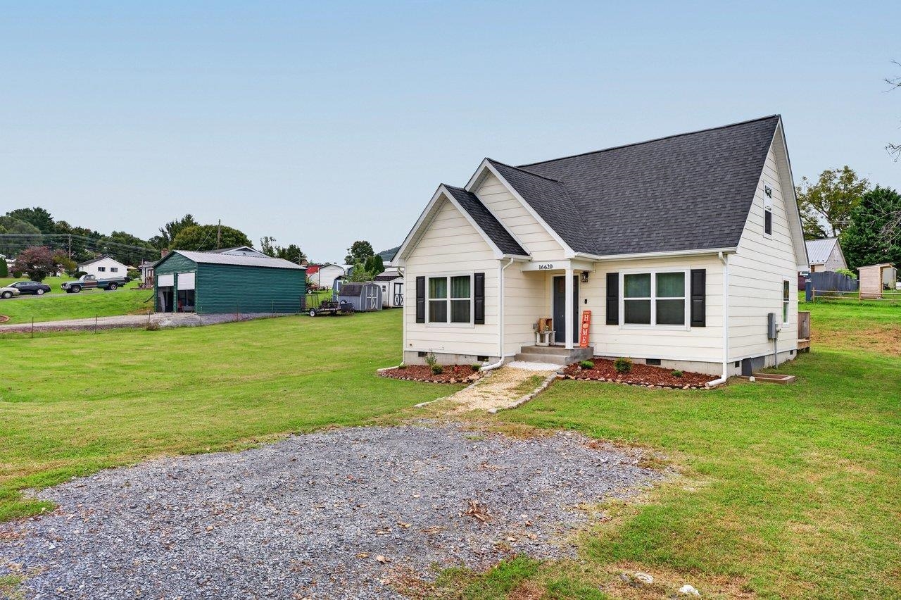 16620 E Spring St, Elkton, VA 22827 — photo 2