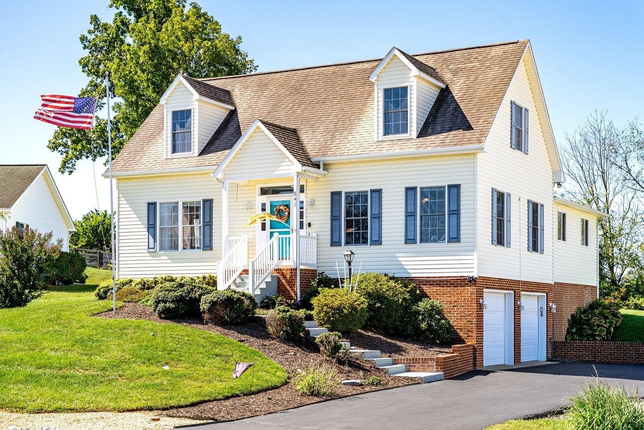 248 Windsong Hills Dr, Elkton, VA 22827