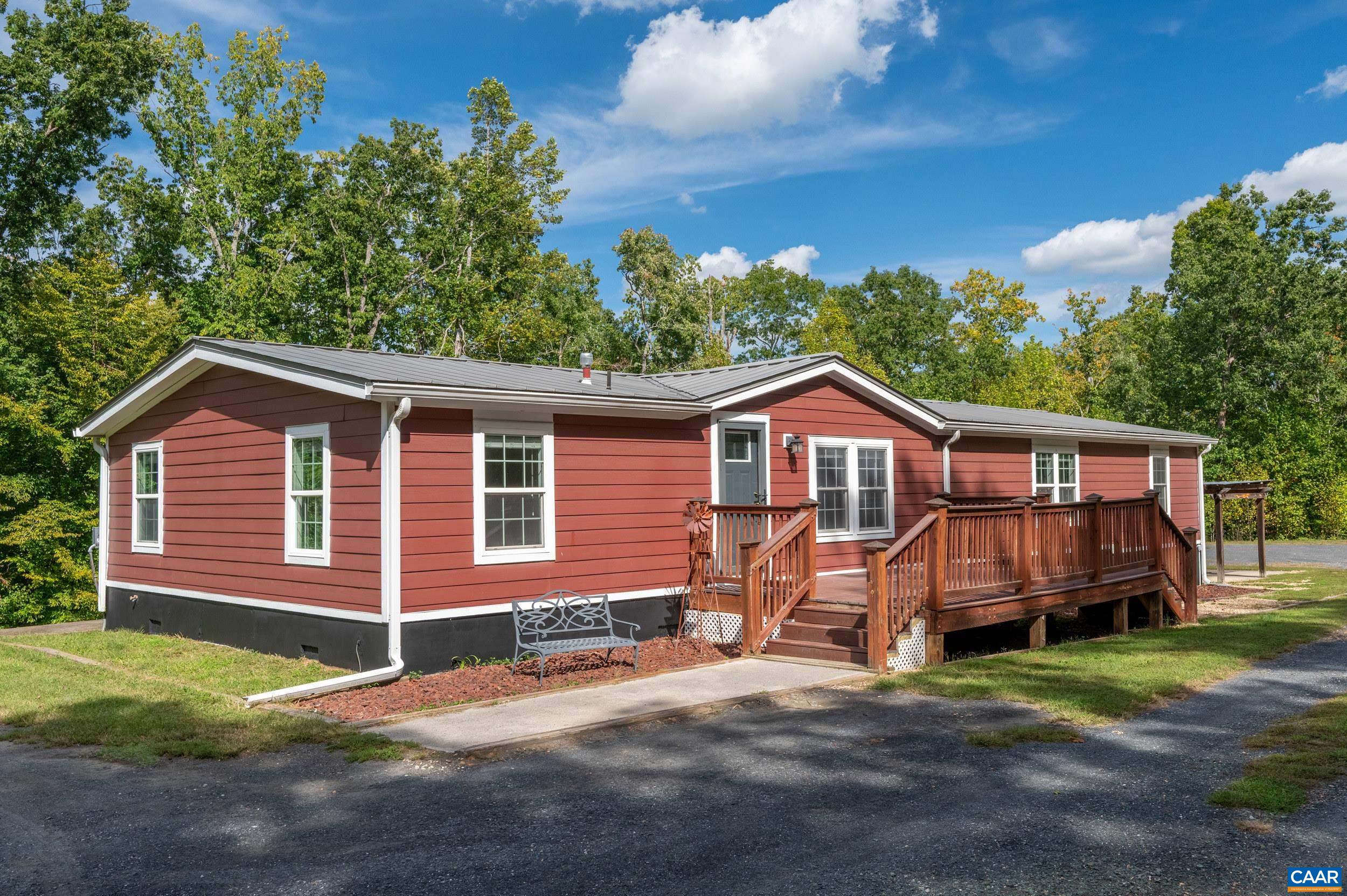 9483 Hatton Ferry Rd, Scottsville, VA 24590