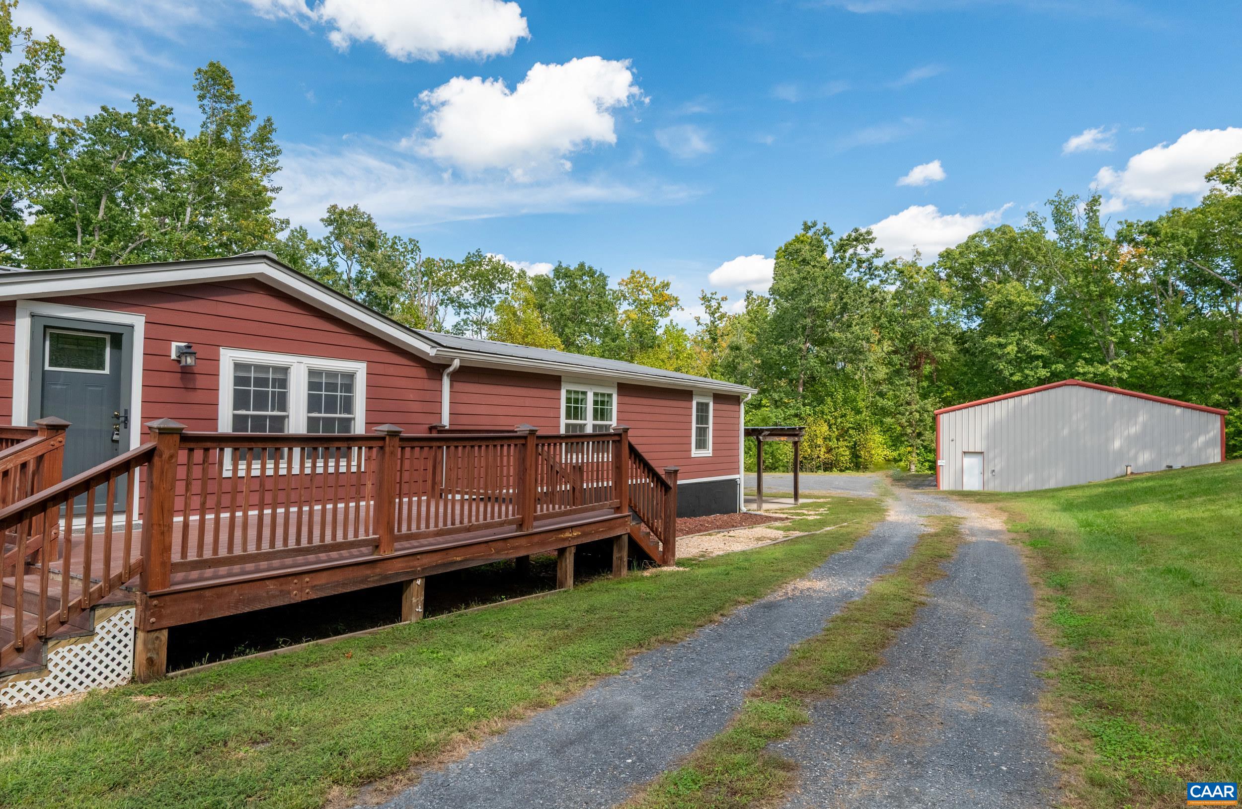 9483 Hatton Ferry Rd, Scottsville, VA 24590 — photo 2