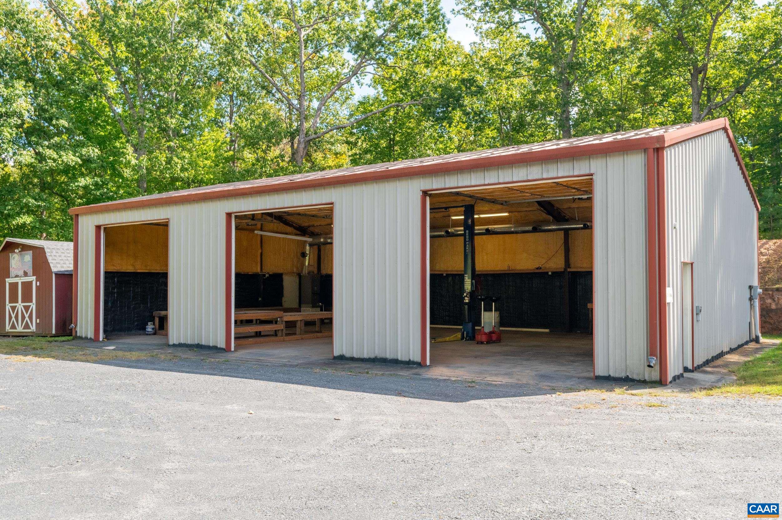 9483 Hatton Ferry Rd, Scottsville, VA 24590 — photo 4