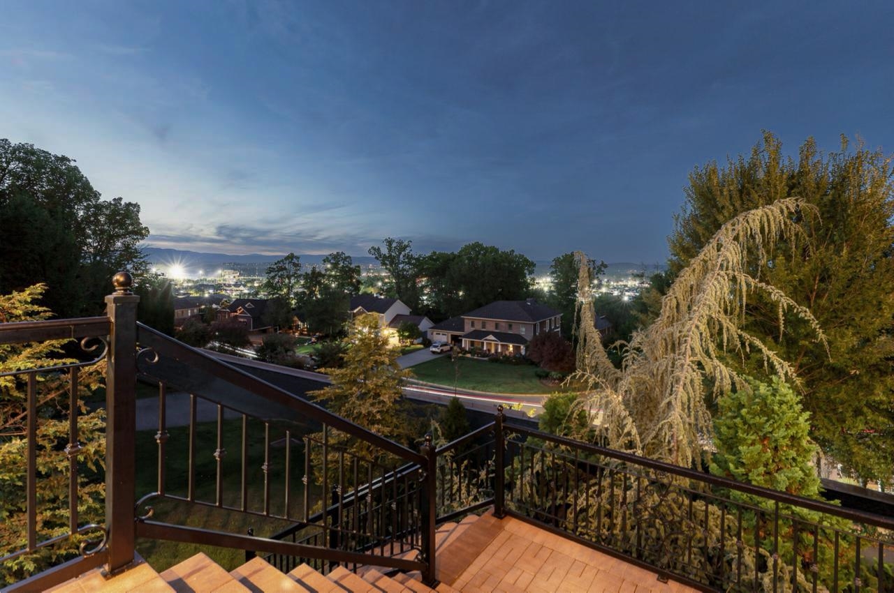 206 Blue Stone Hills Dr photo 4