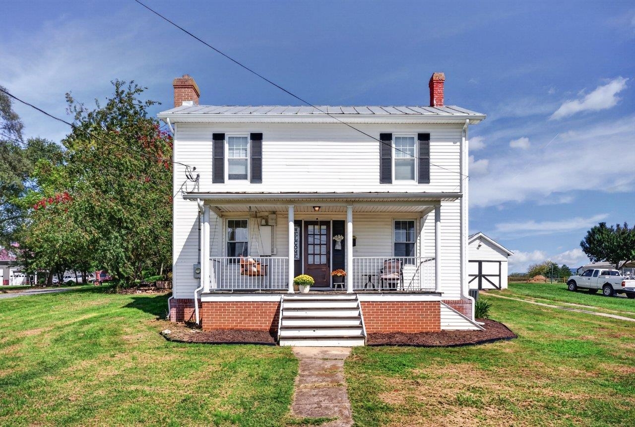 118 North St, Elkton, VA 22827