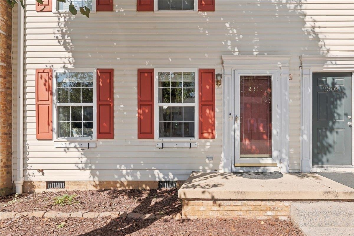 2311 Breckenridge Ct photo 3