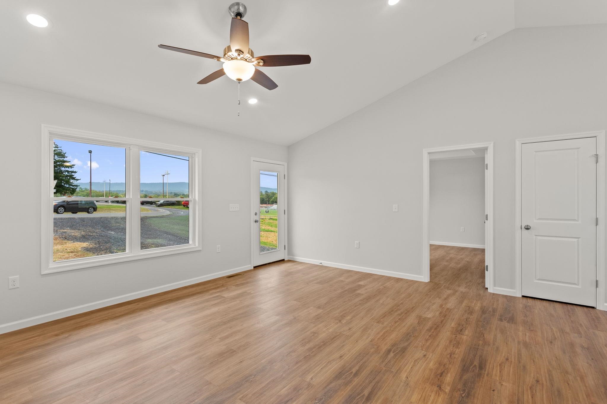251 Holly Hill St photo 4