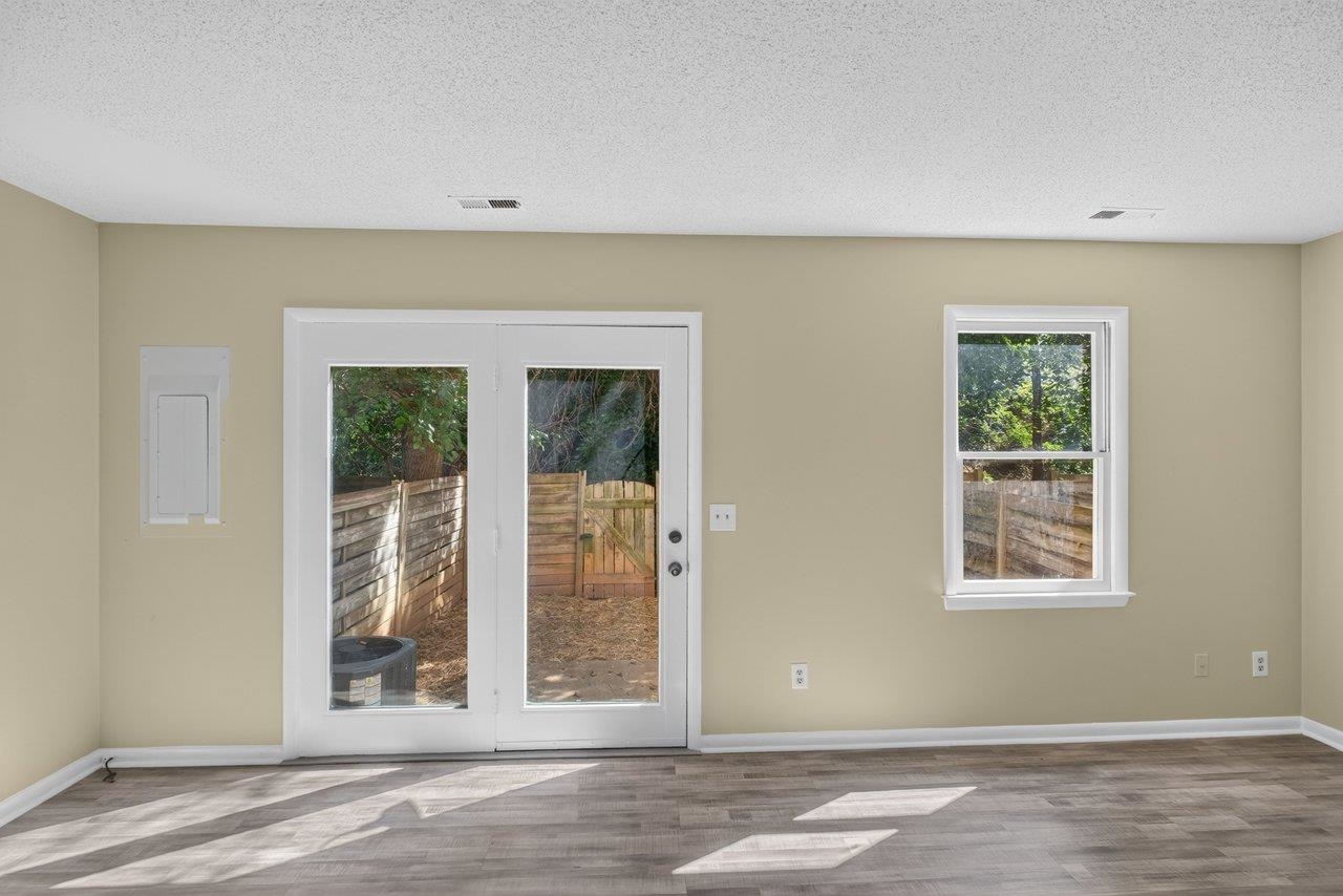 1425 Country Club Ct photo 14