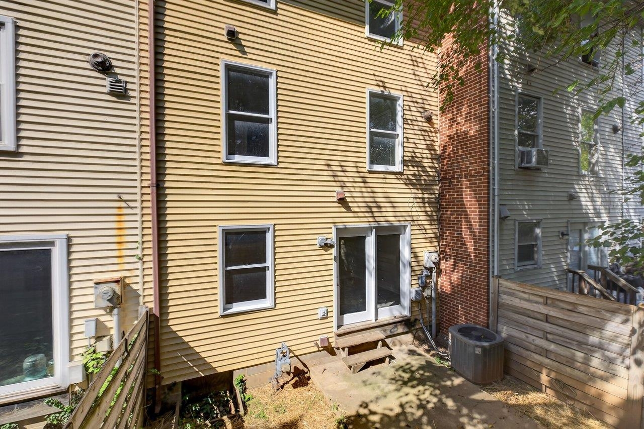 1425 Country Club Ct photo 15