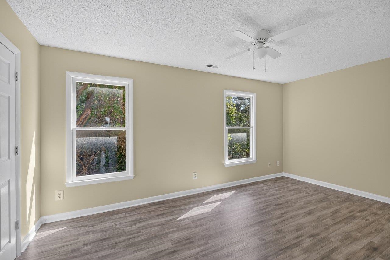 1425 Country Club Ct photo 21
