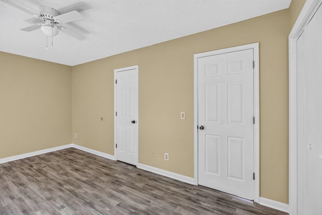 1425 Country Club Ct photo 22