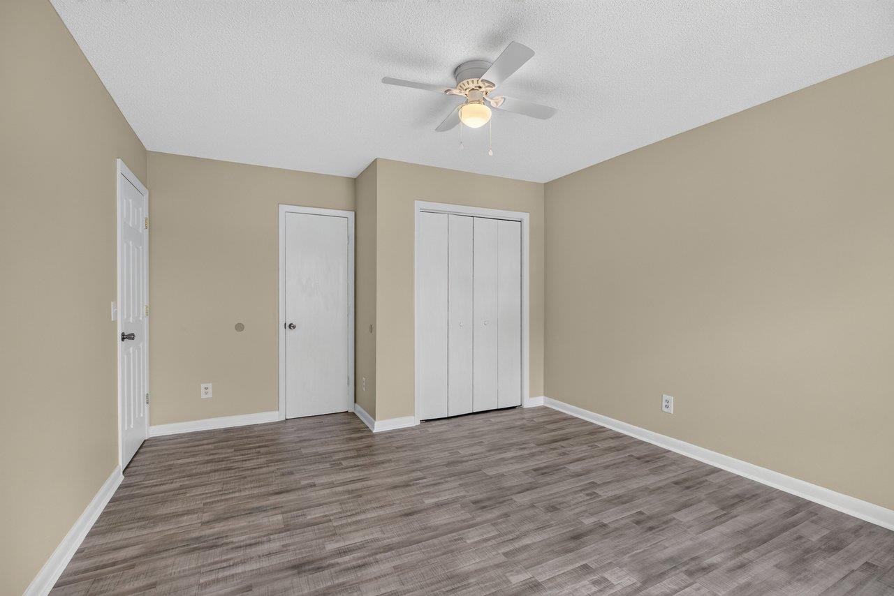 1425 Country Club Ct photo 27