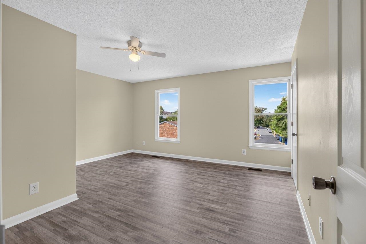 1425 Country Club Ct photo 30