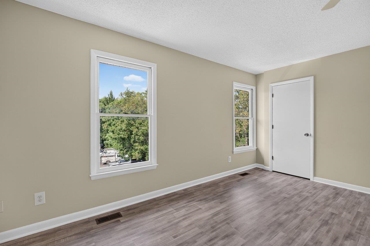 1425 Country Club Ct photo 32