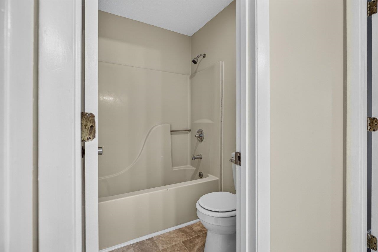 1425 Country Club Ct photo 35
