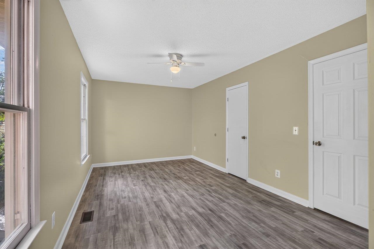 1425 Country Club Ct photo 37