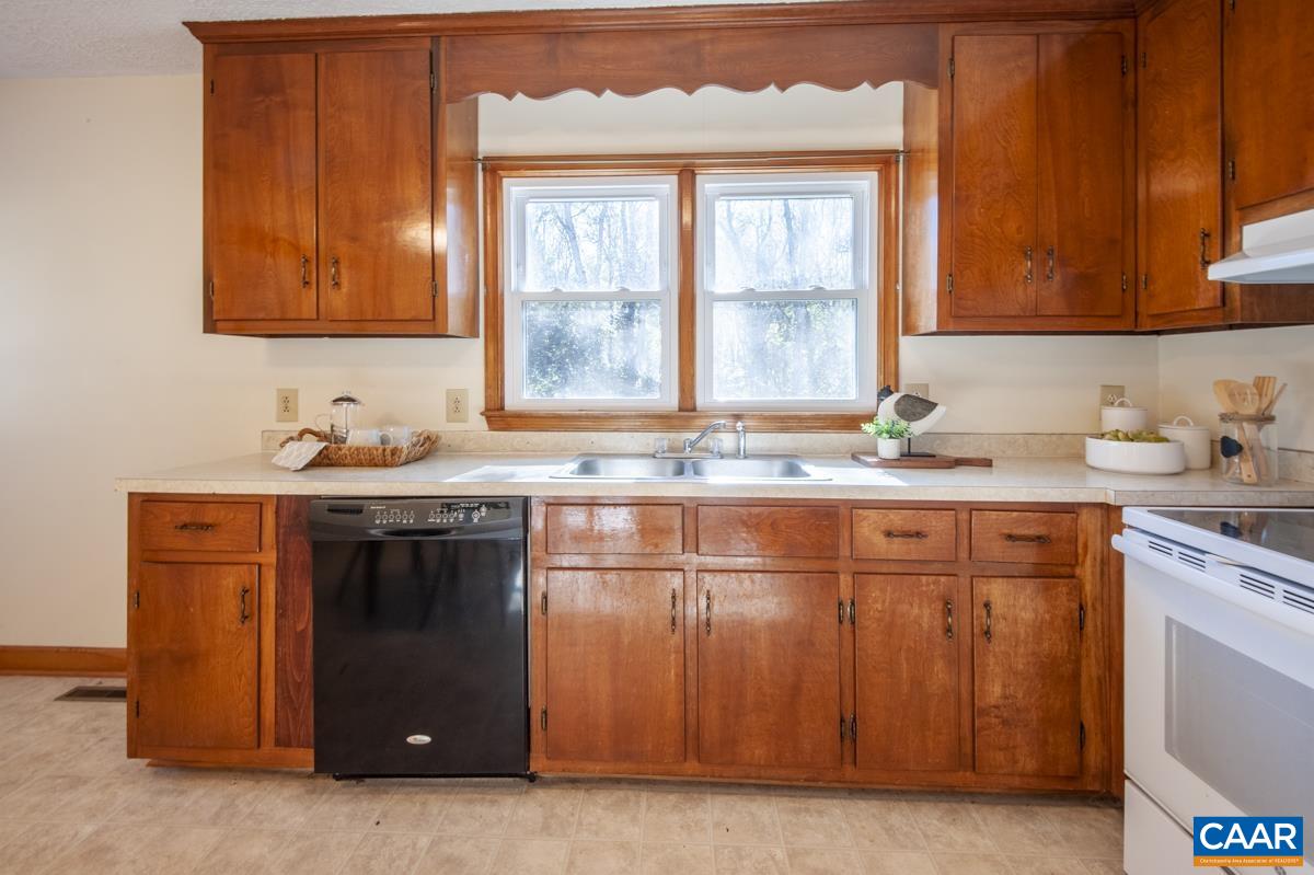 3193 Old Lynchburg Rd, North Garden, VA 22959 - photo 10