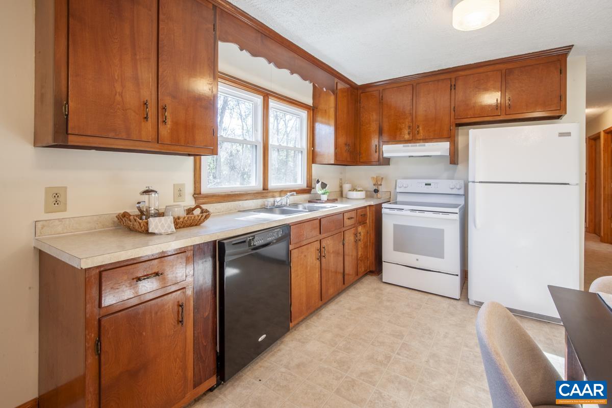 3193 Old Lynchburg Rd, North Garden, VA 22959 - photo 3