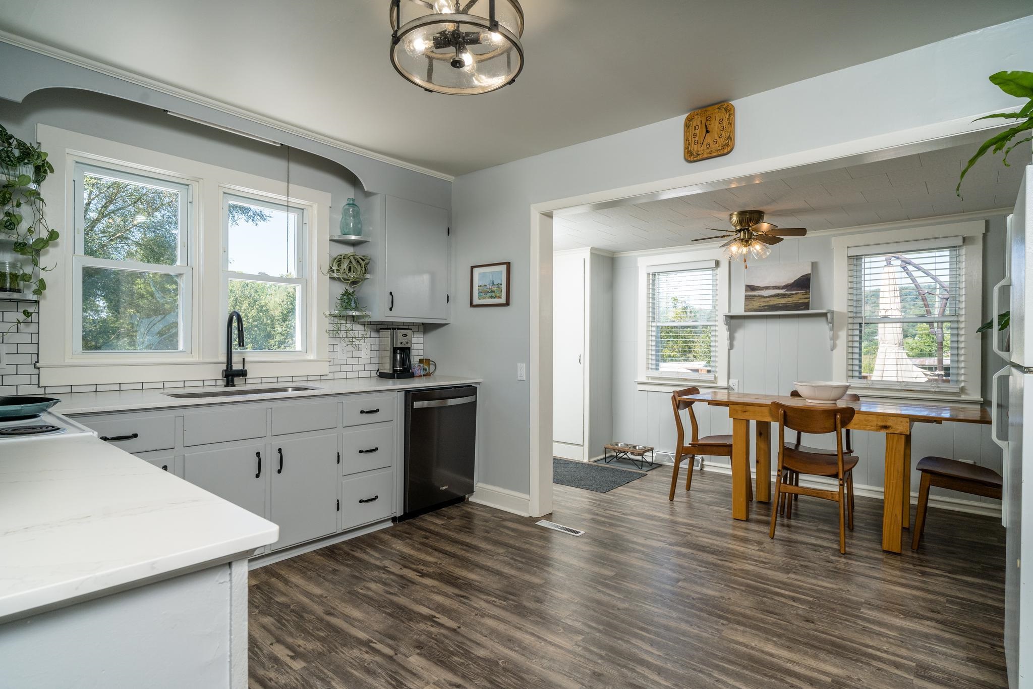 10621 Wentworth Dr, Broadway, VA 22815 — photo 9