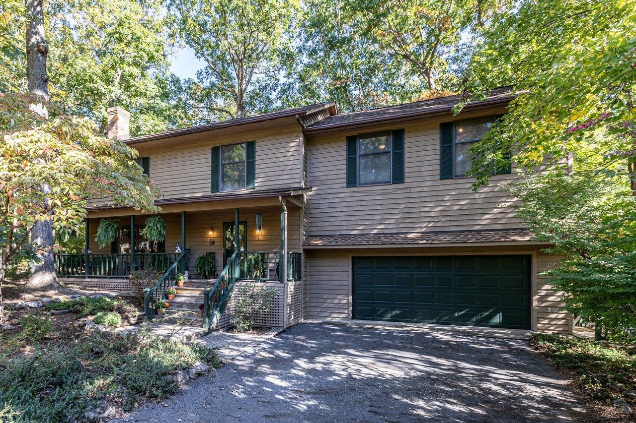 2504 Mountain Dr photo 1