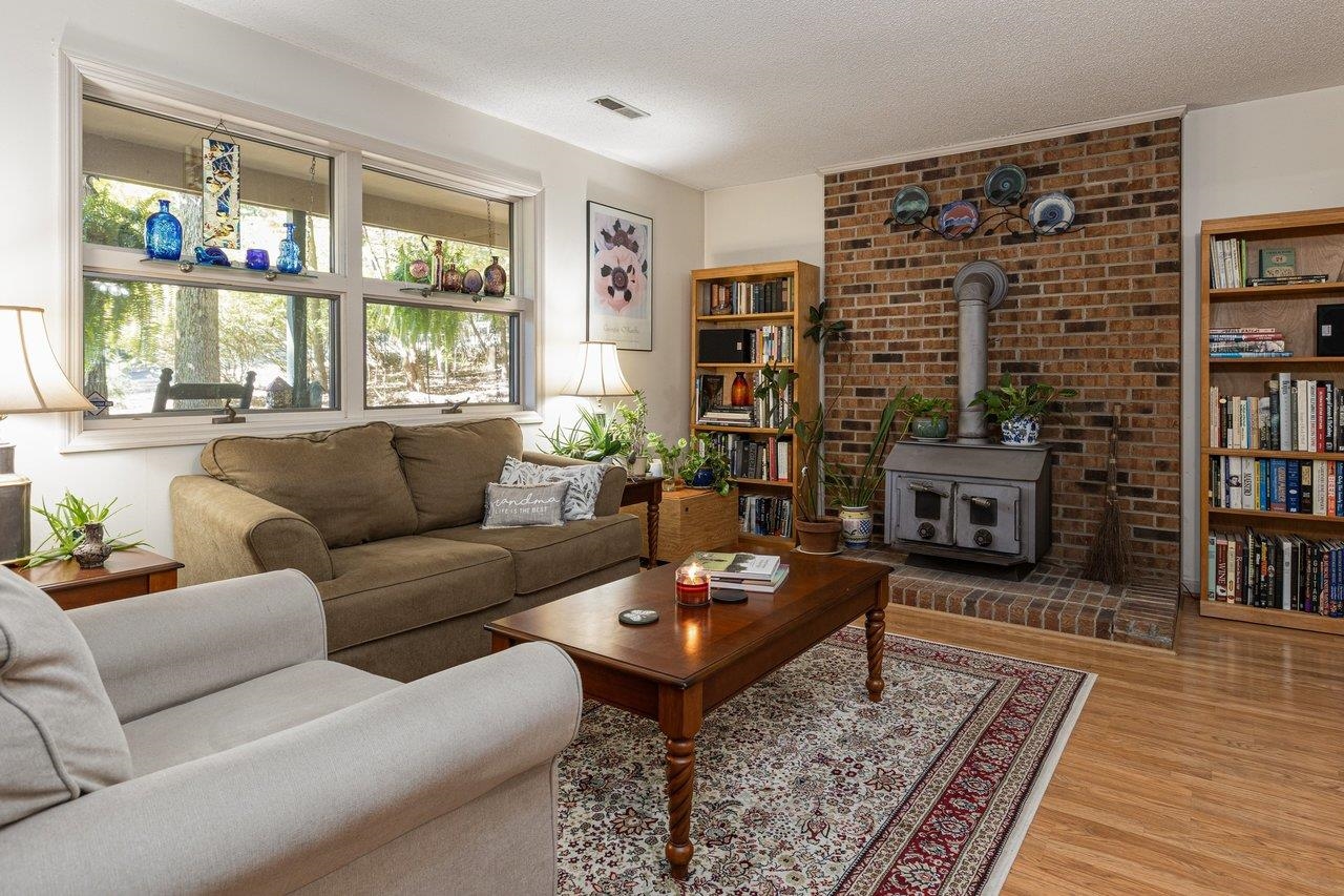 2504 Mountain Dr photo 4
