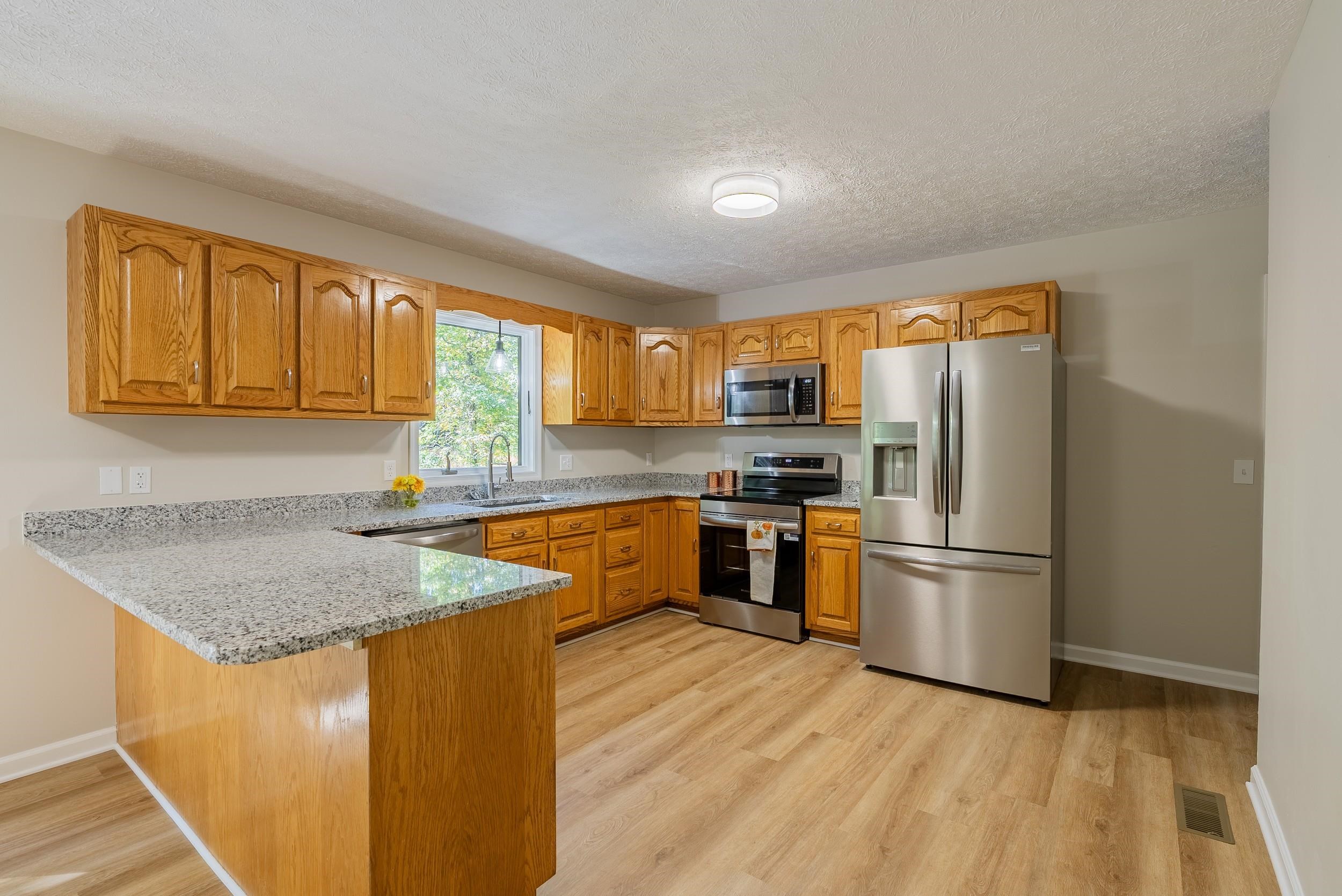 2571 Oak Grove photo 12