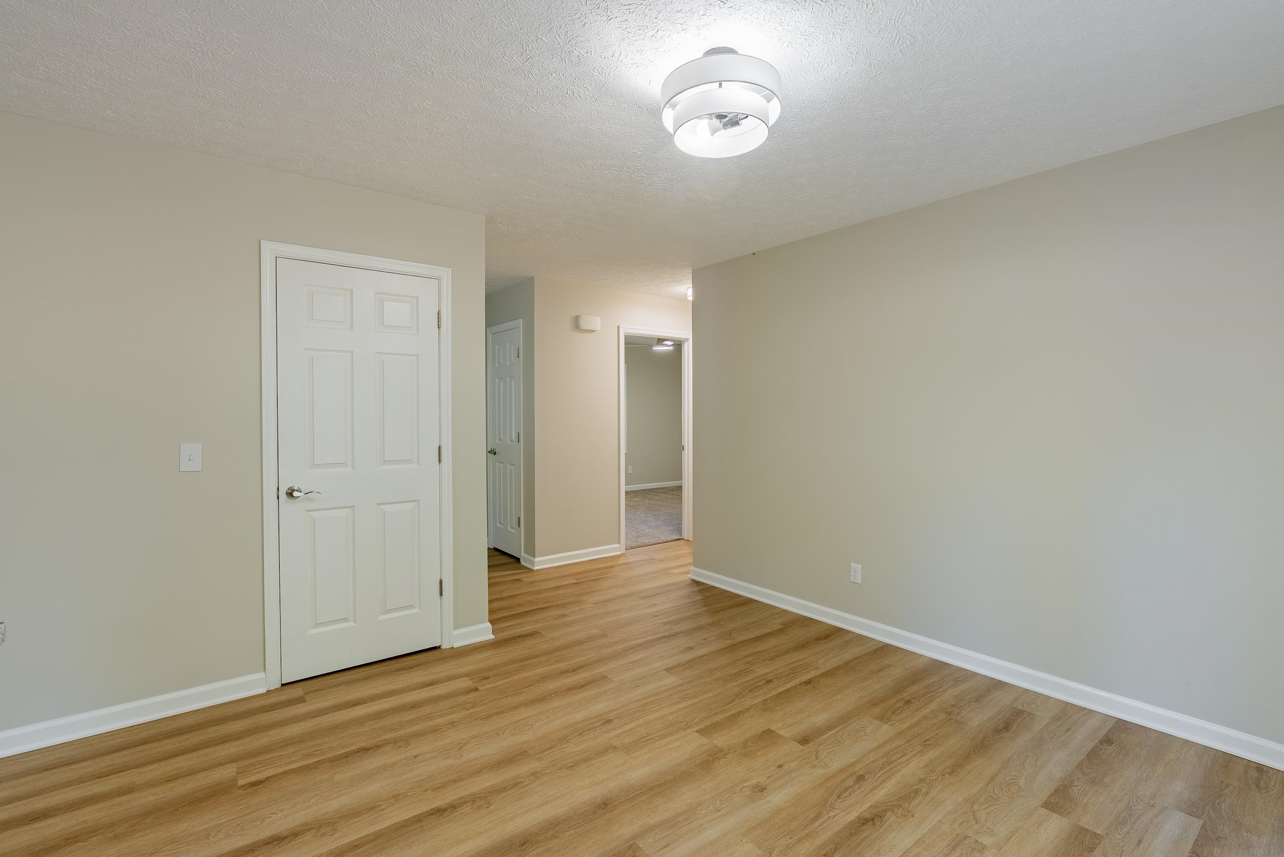 2571 Oak Grove photo 20