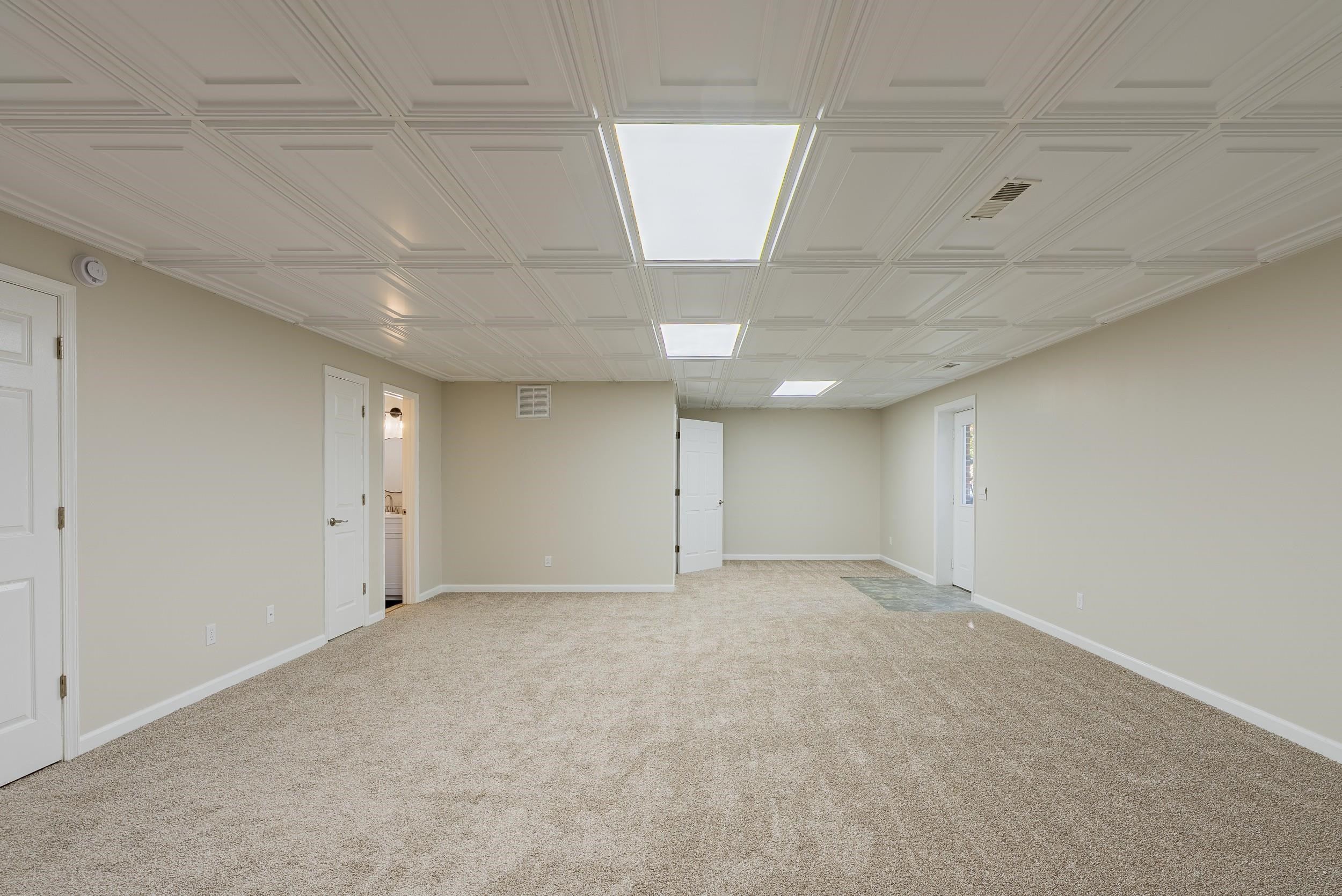 2571 Oak Grove photo 37