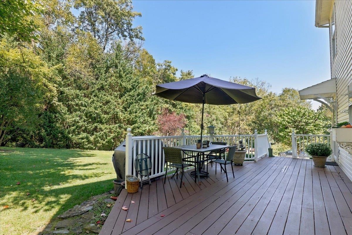 61 Confederacy Dr photo 41