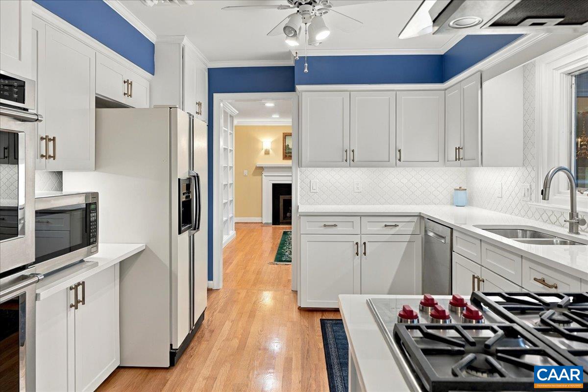 303 Rainbow Dr, Staunton, VA 24401 - photo 8