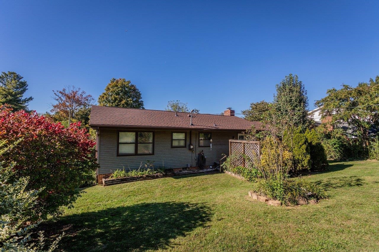 1154 Stuart St photo 11