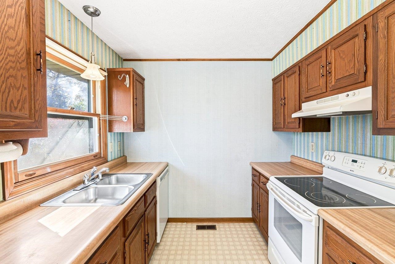 1154 Stuart St photo 21