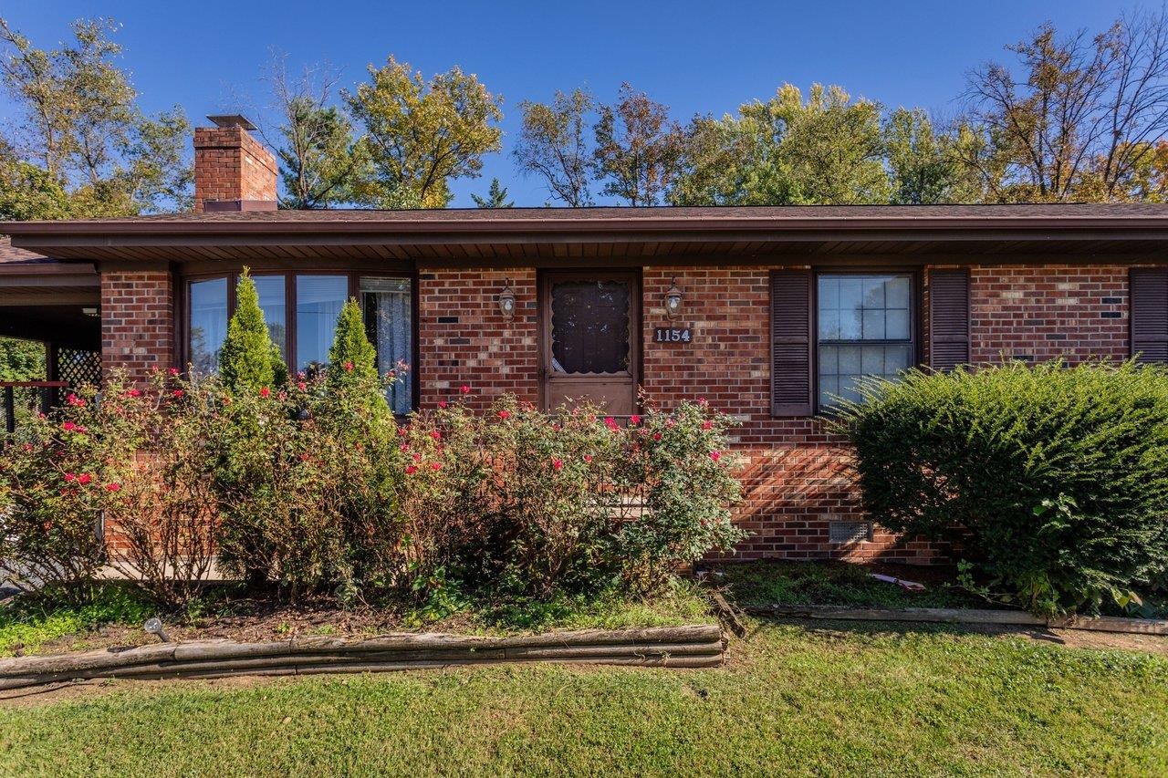 1154 Stuart St photo 3