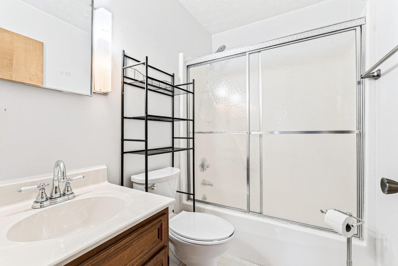 1154 Stuart St photo 32