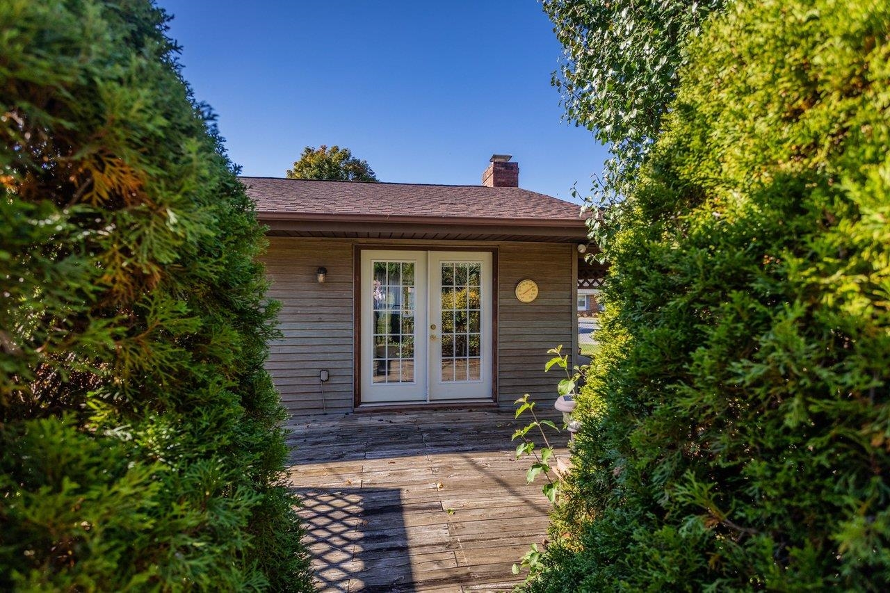 1154 Stuart St photo 9