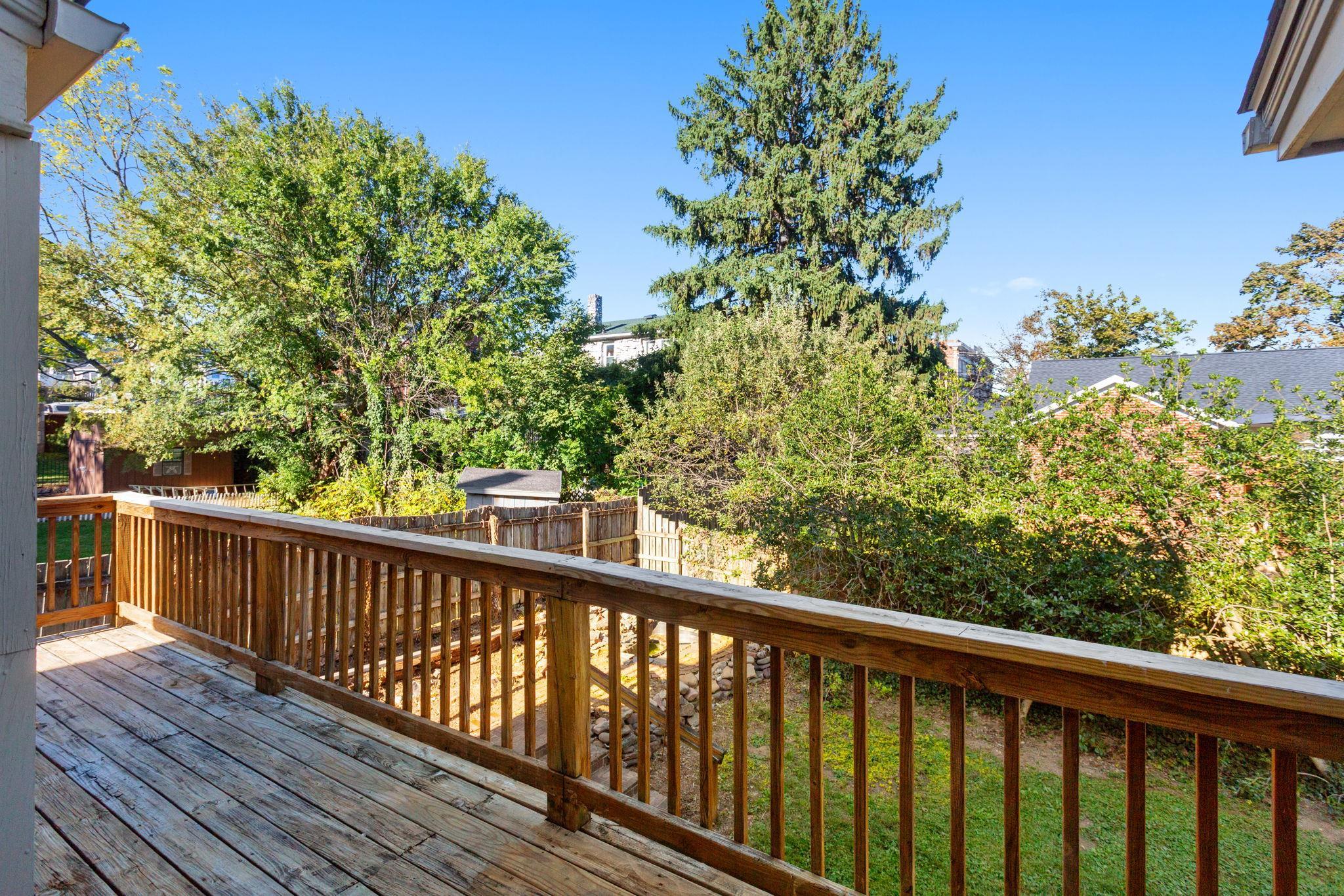210 Dixie Ave photo 32