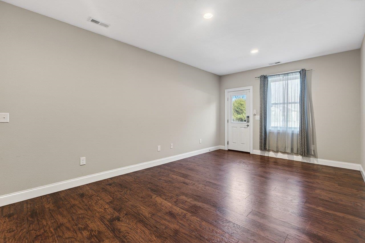 2005 Marigold Cir photo 43