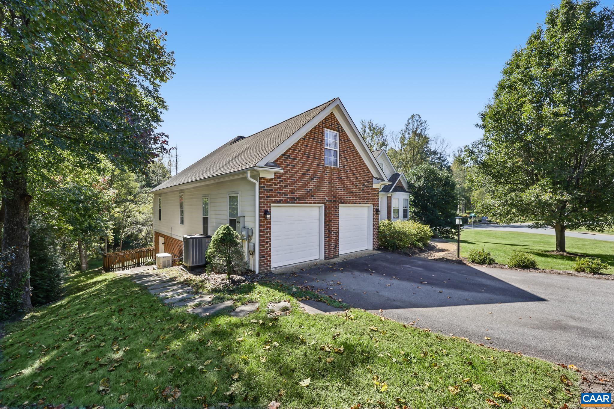1706 Mattox Ct, Charlottesville, VA 22903 - photo 4