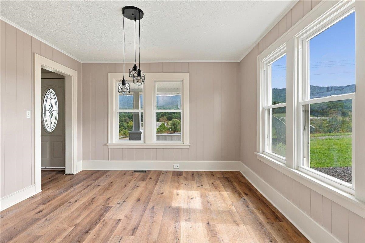 12029 Mountain Valley Rd photo 32