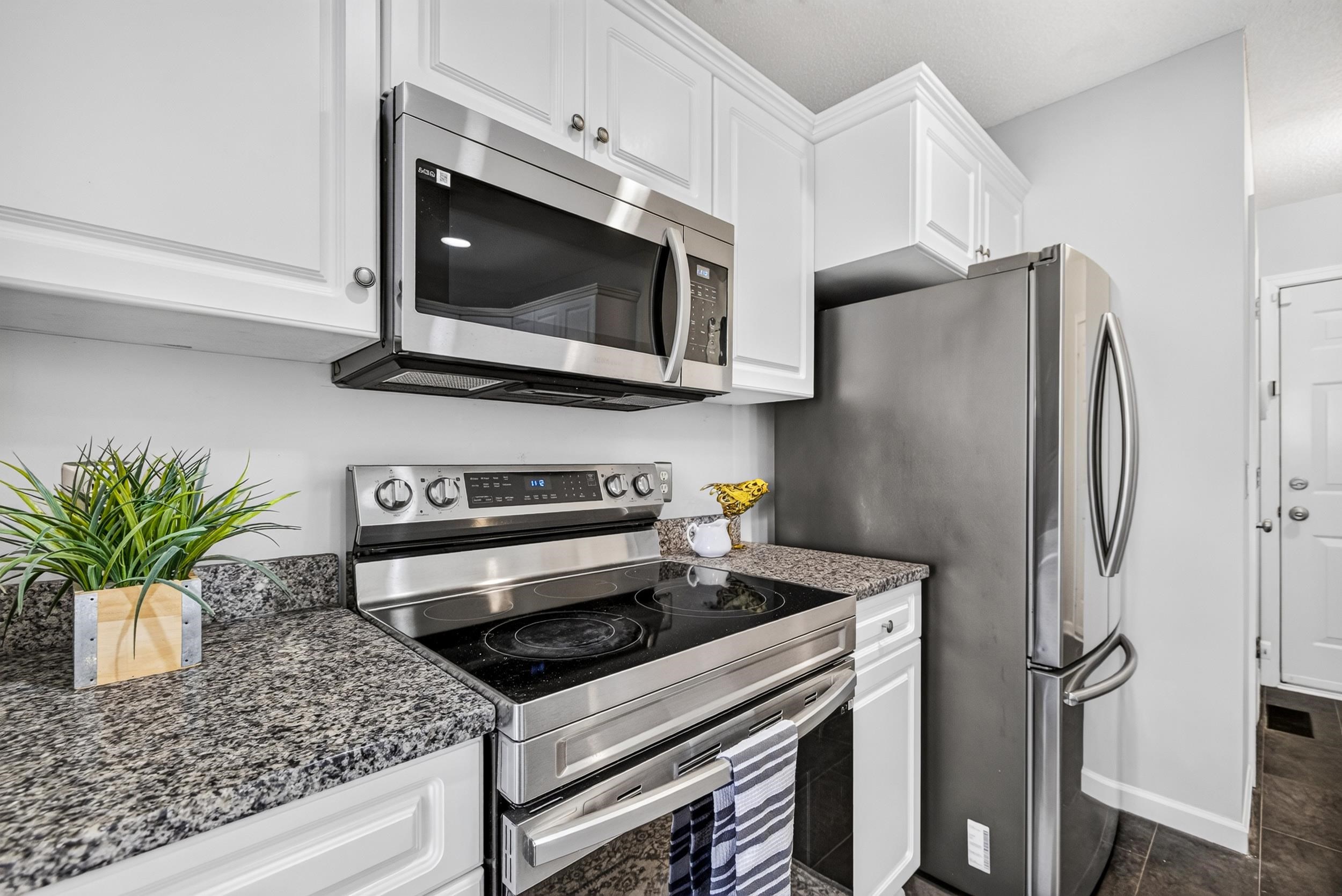 1120 King Edwards Way photo 13