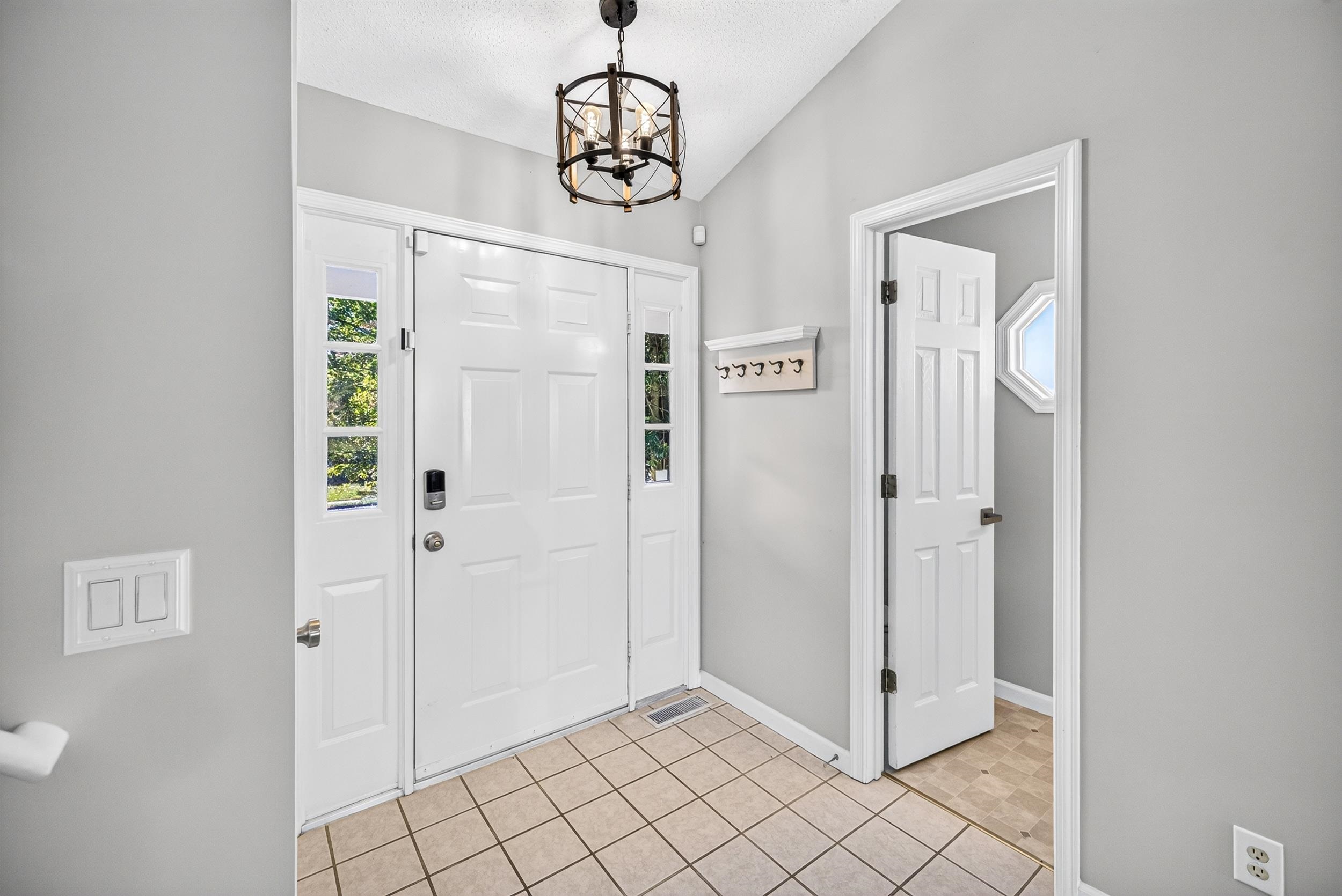 1120 King Edwards Way photo 30