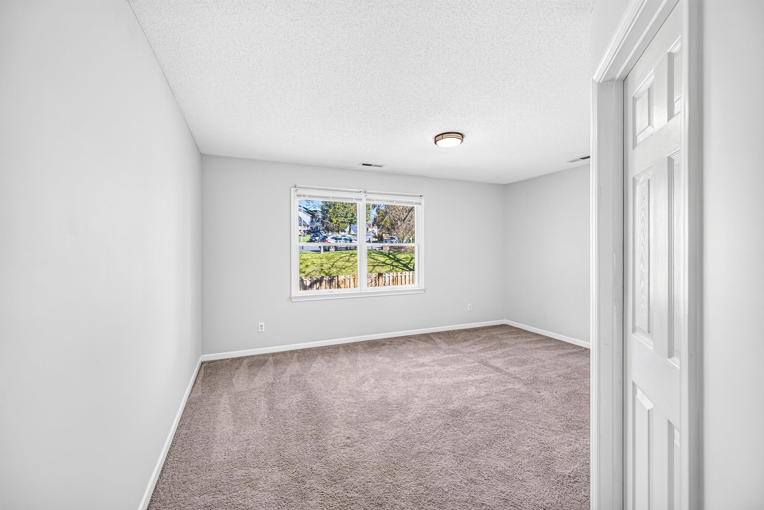 1120 King Edwards Way photo 31