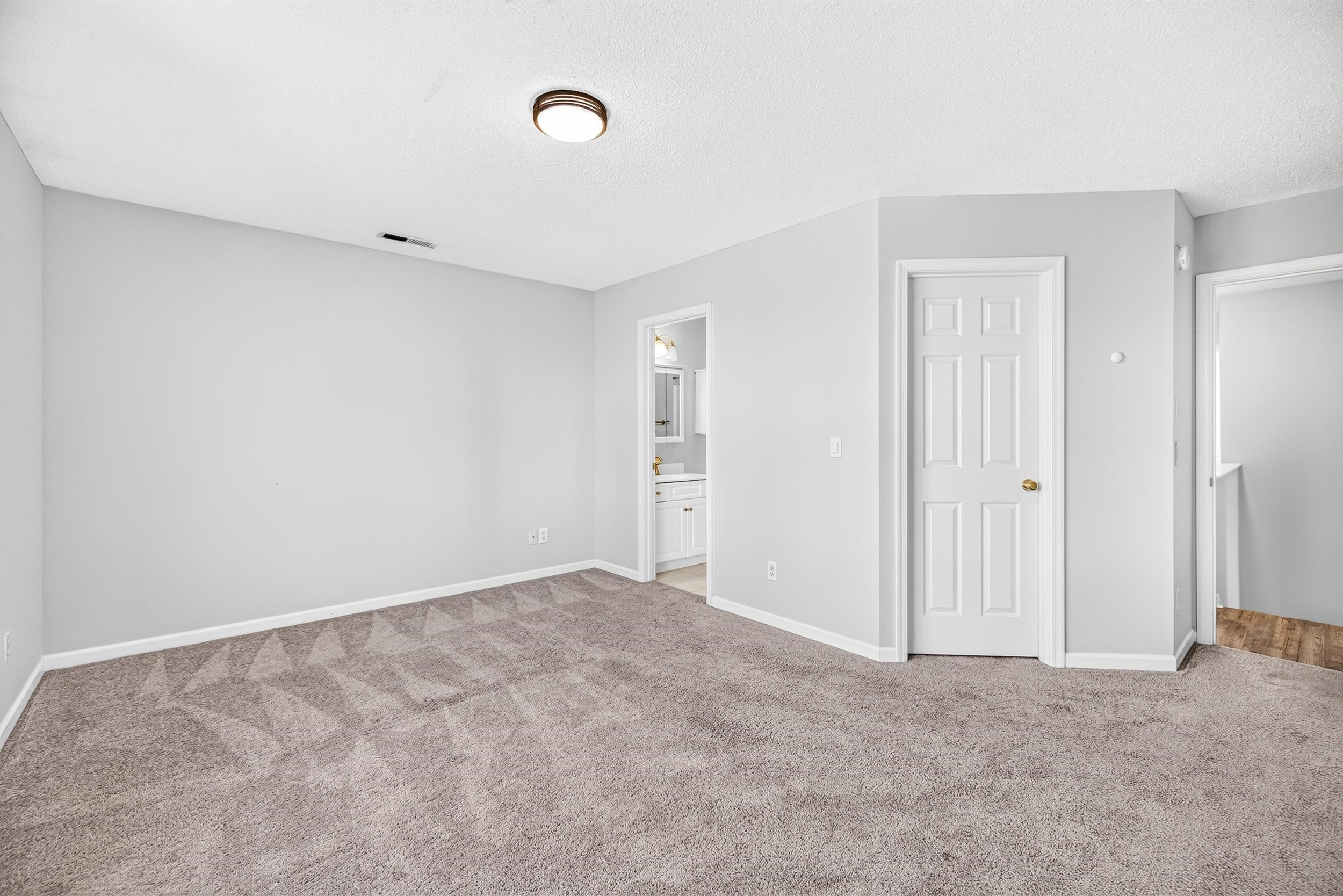 1120 King Edwards Way photo 32
