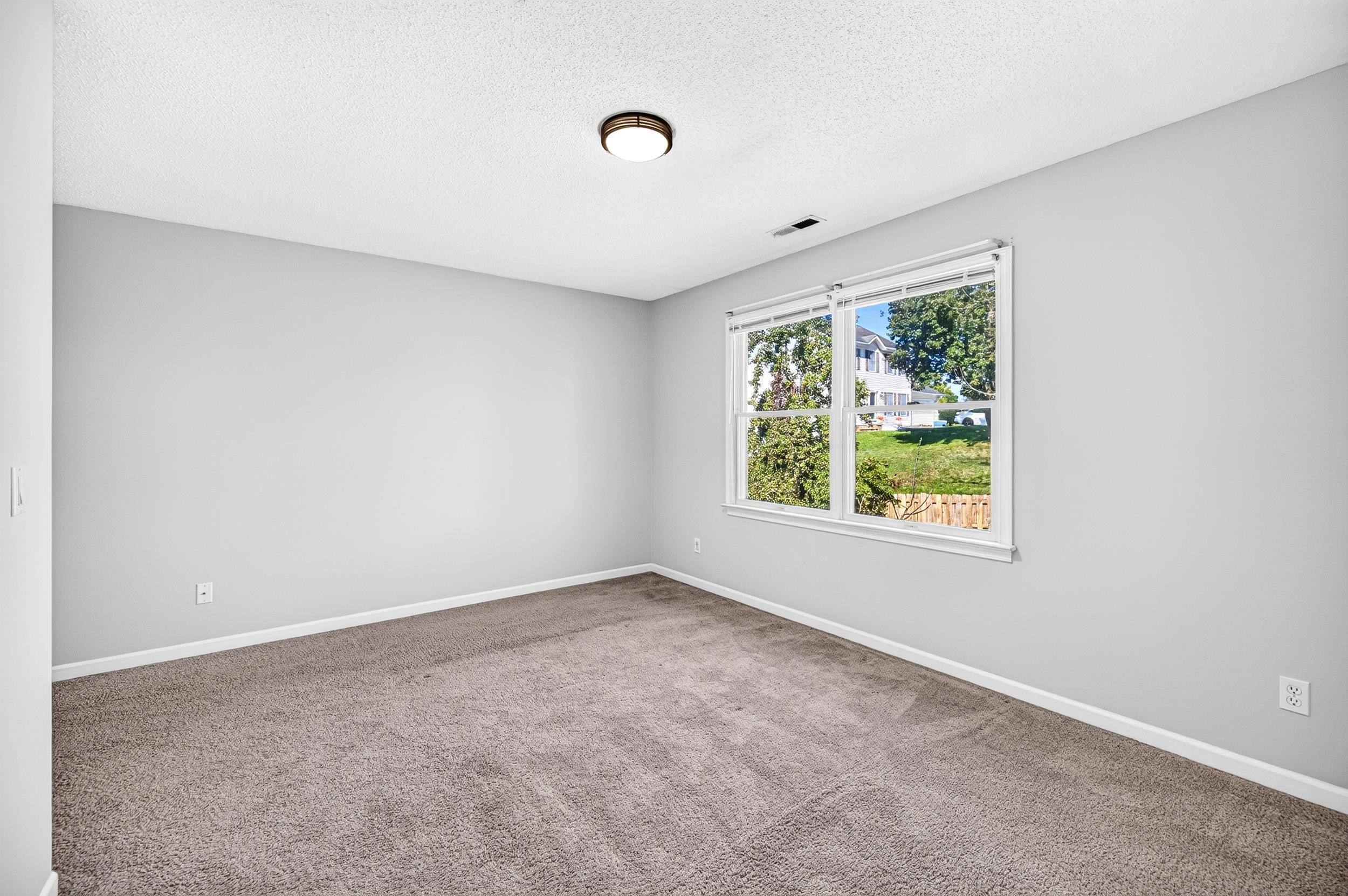 1120 King Edwards Way photo 34