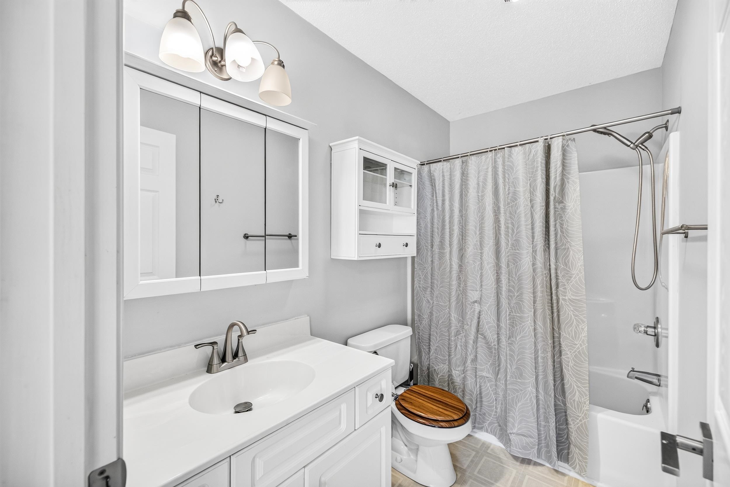 1120 King Edwards Way photo 36